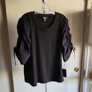 "Nicole Miller" Ruched Short Sleeve Top 🖤